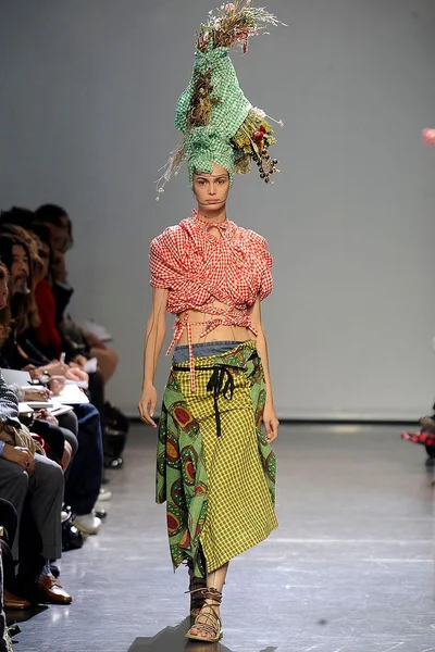 Look 14